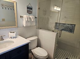 Beach View 3br/2ba W/pools Sleeps 8