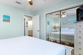 Beach View 3br/2ba W/pools Sleeps 8