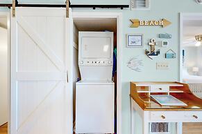 Beach View 3br/2ba W/pools Sleeps 8