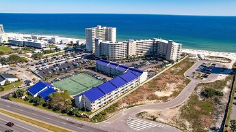 Beach View 3br/2ba W/pools Sleeps 8