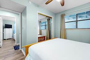 Beach View 3br/2ba W/pools Sleeps 8