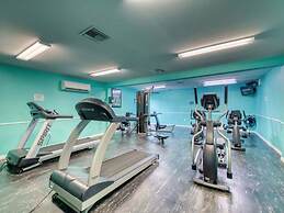 Beach View 3br/2ba W/pools Sleeps 8