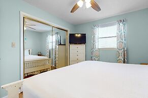 Beach View 3br/2ba W/pools Sleeps 8