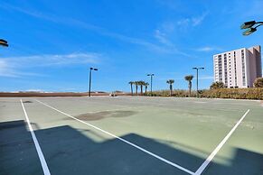 Beachfront Condo w/ View & Pool, Sleeps 8