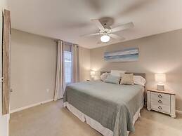 Full Condo w/ Pool & Gym, Sleeps 4