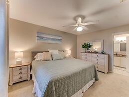 Full Condo w/ Pool & Gym, Sleeps 4