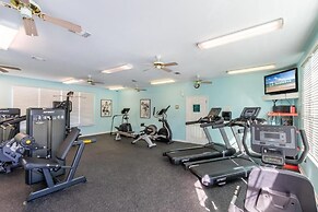 Full Condo w/ Pool & Gym, Sleeps 4