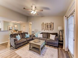 Full Condo w/ Pool & Gym, Sleeps 4