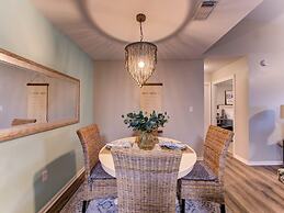 Full Condo w/ Pool & Gym, Sleeps 4