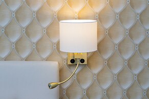 Deluxe Apartment by Renters Prestige