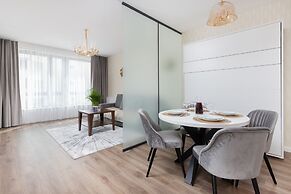 Deluxe Apartment by Renters Prestige