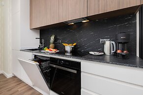 Deluxe Apartment by Renters Prestige