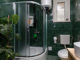 Apartments Mavi - Two-bedroom Apartment With Terrace and City View