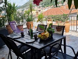 Apartments Mavi - Two-bedroom Apartment With Terrace and City View