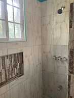 Yanceylargo Estate - Newly Renovated 3 Br Villa W Gorgeous Mountain Vi