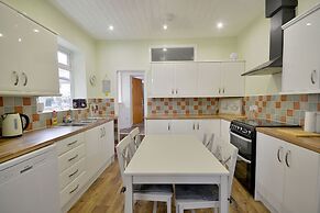 Brightwater Ground Floor Apartment up to 6 Guests