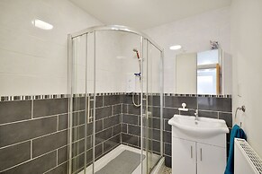 Brightwater Ground Floor Apartment up to 6 Guests