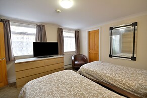 Brightwater Ground Floor Apartment up to 6 Guests