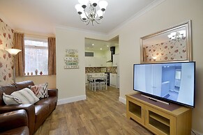 Brightwater Ground Floor Apartment up to 6 Guests