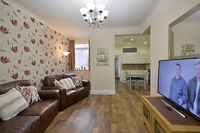 Brightwater Ground Floor Apartment up to 6 Guests