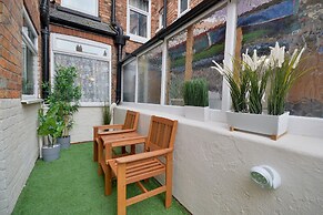 Brightwater Ground Floor Apartment up to 6 Guests