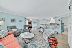 Updated, Ground Floor Unit w/ Pool & Gym, Sleeps 6