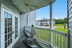 Updated, Ground Floor Unit w/ Pool & Gym, Sleeps 6