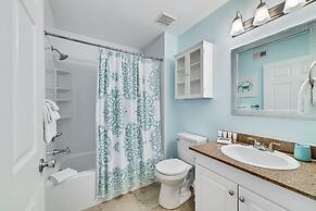 Updated, Ground Floor Unit w/ Pool & Gym, Sleeps 6