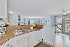 Updated, Ground Floor Unit w/ Pool & Gym, Sleeps 6