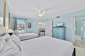 Updated, Ground Floor Unit w/ Pool & Gym, Sleeps 6