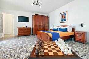 Villa Luisa Jacuzzi and Pool