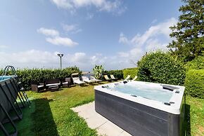 Villa Luisa Jacuzzi and Pool