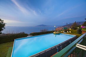 Villa Luisa Jacuzzi and Pool