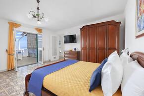 Villa Luisa Jacuzzi and Pool