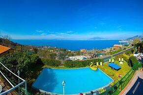 Villa Luisa Jacuzzi and Pool