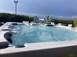 Villa Luisa Jacuzzi and Pool