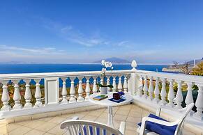 Villa Luisa Jacuzzi and Pool