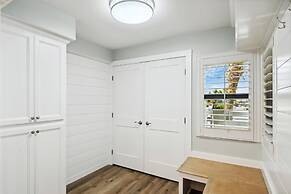 Inlet Reef 105 is a beautifully decorated and absolutely gorgeous 2 BR