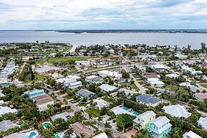 Meant to Bee on AMI managed by Beach Retreats