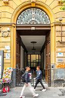 Maria s Bright Flat at the Cathedral With Balcony by Wonderful Italy