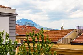 Maria s Bright Flat at the Cathedral With Balcony by Wonderful Italy