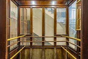 Maria s Bright Flat at the Cathedral With Balcony by Wonderful Italy