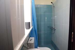 Charming 4-bed House in Nikiana