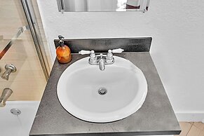 Garden Suite 8-hosted by Sweetstay