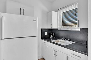 Garden Suite 8-hosted by Sweetstay