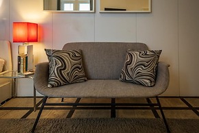 Super Central Studio Apartment - With Balcony