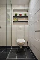 Super Central Studio Apartment - With Balcony