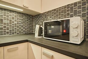 Super Central Studio Apartment - With Balcony