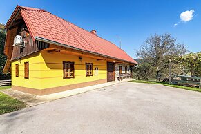 Kunstek Farmhouse With Sauna