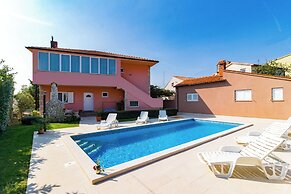 Holiday House Damir - Apartment 1